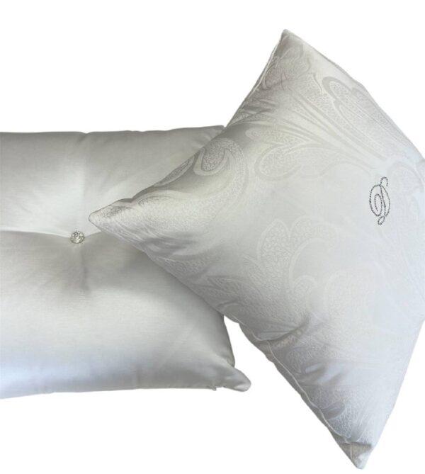 Coordinato letto matrimoniale copriletto + completo lenzuola + coppia cuscini arredo + tris centrini Lisette Latte