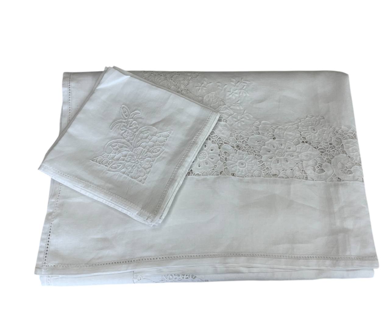 Servizio da tavola x12 in lino Ricamo intaglio Art. 5015