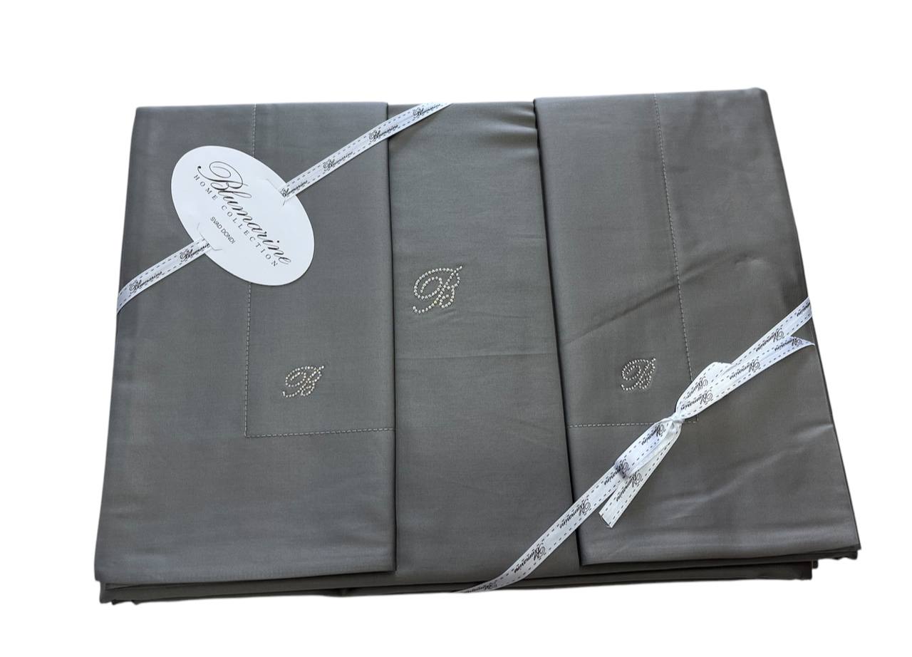 Completo copripiumino matrimoniale Lory con logo in strass