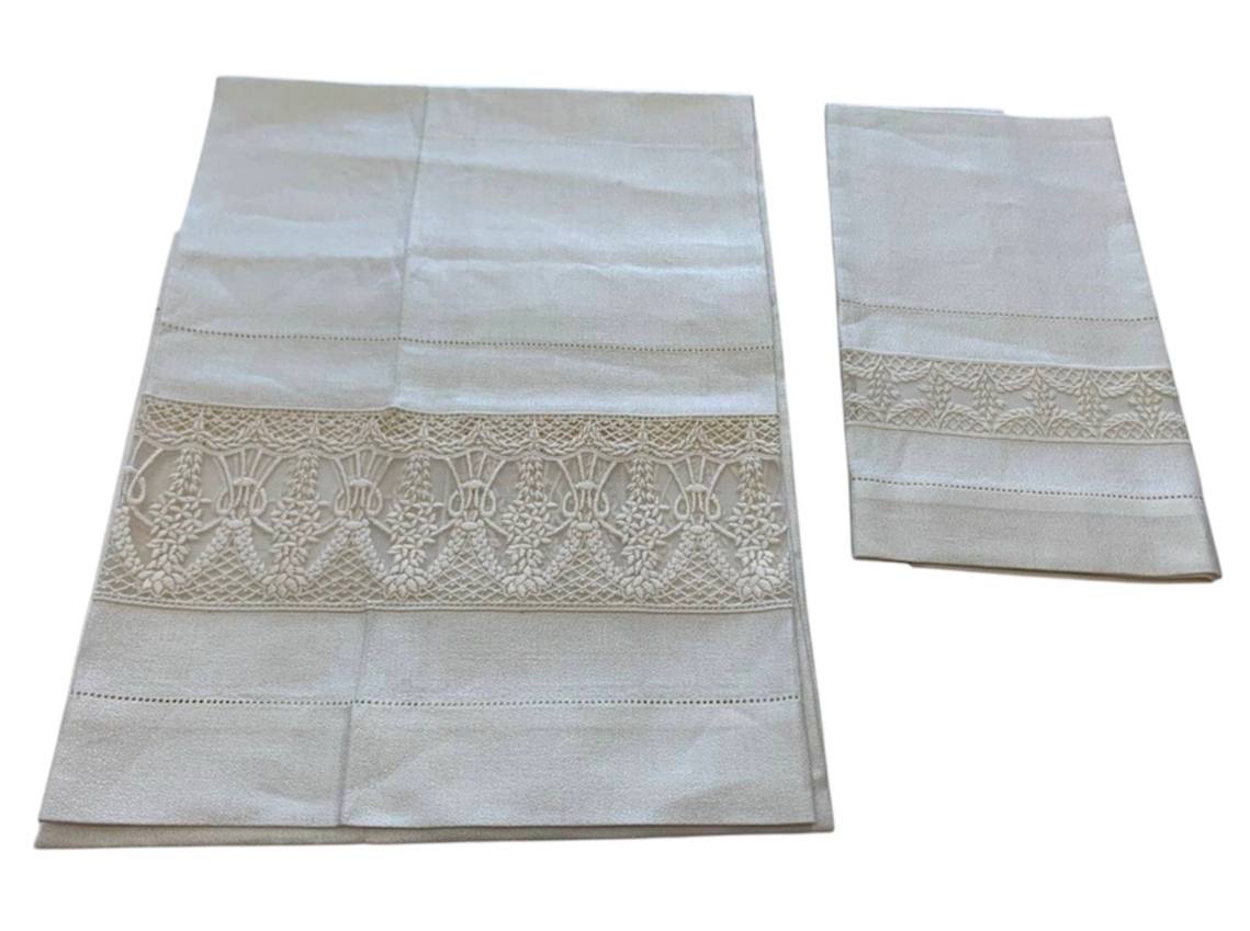 Coppia asciugamani con macramè 100% lino colore avorio
