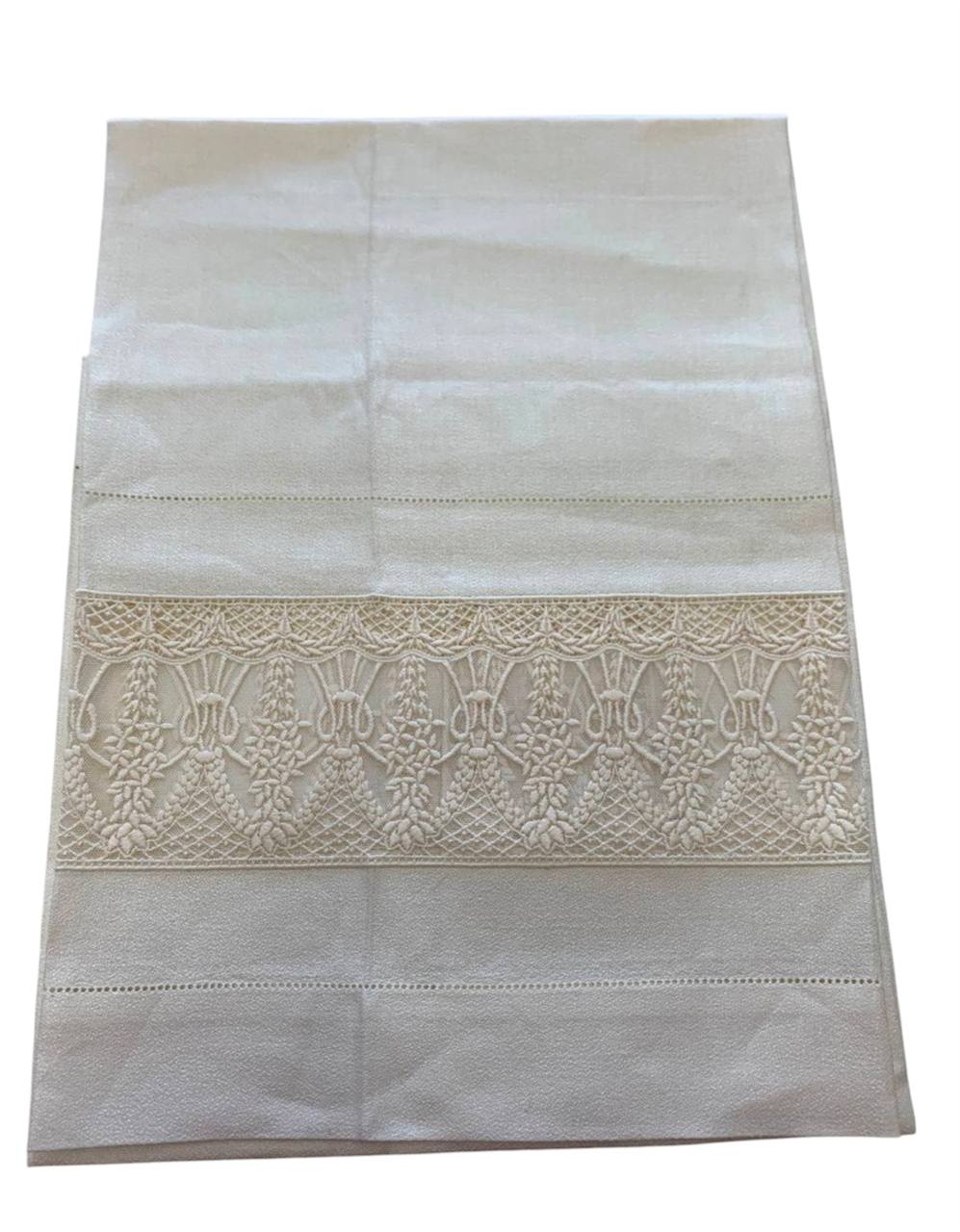 Coppia asciugamani con macramè 100% lino colore avorio