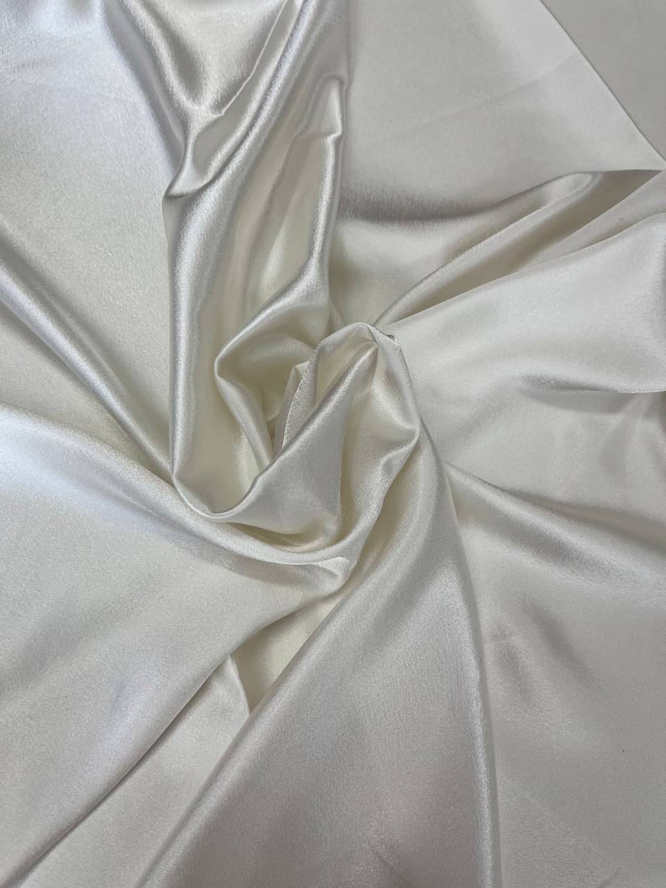 Taglio tenda Turchino in raso lucido beige