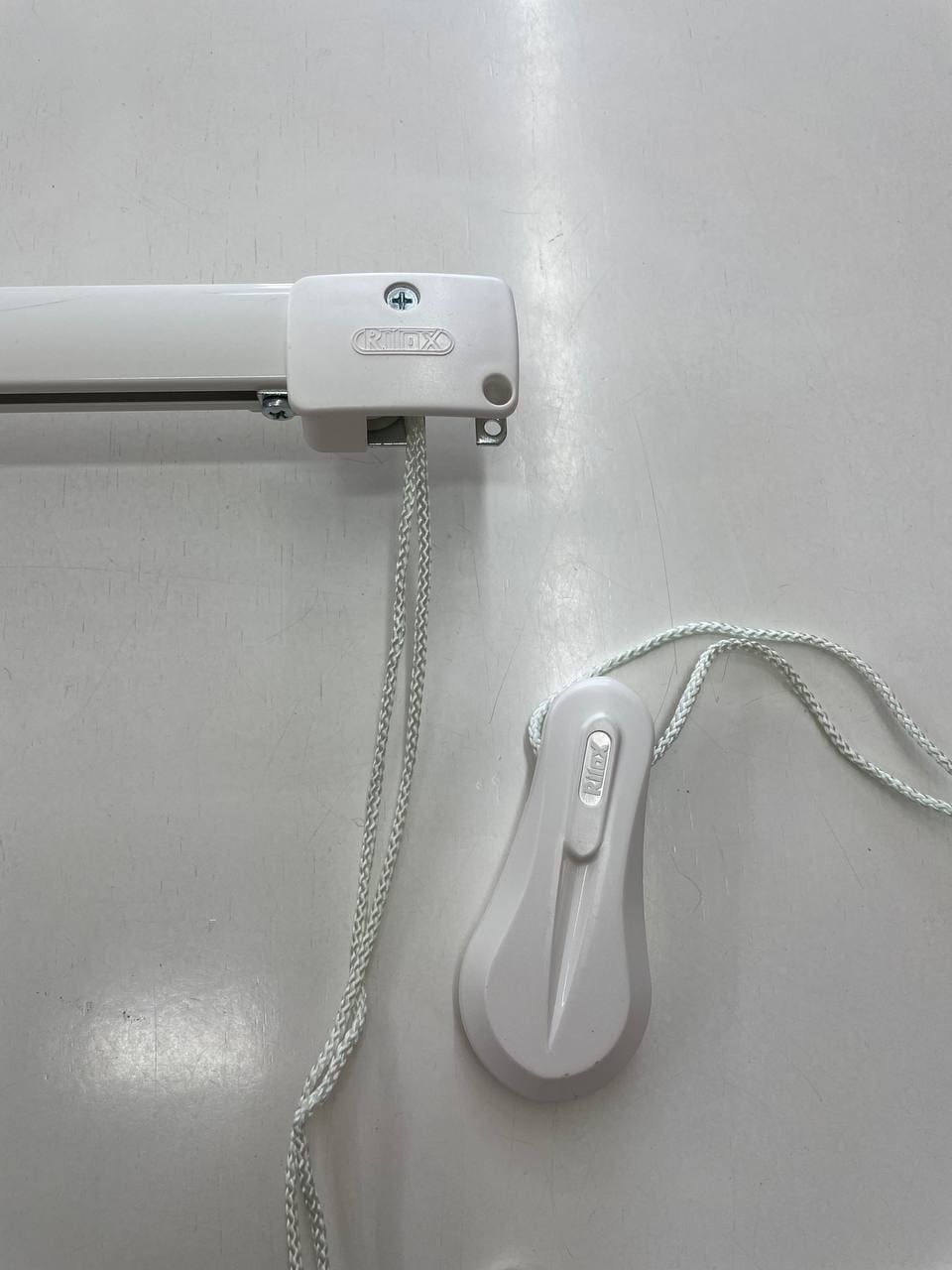 Binario tende bianco in alluminio con aggancio a parete/ a soffitto