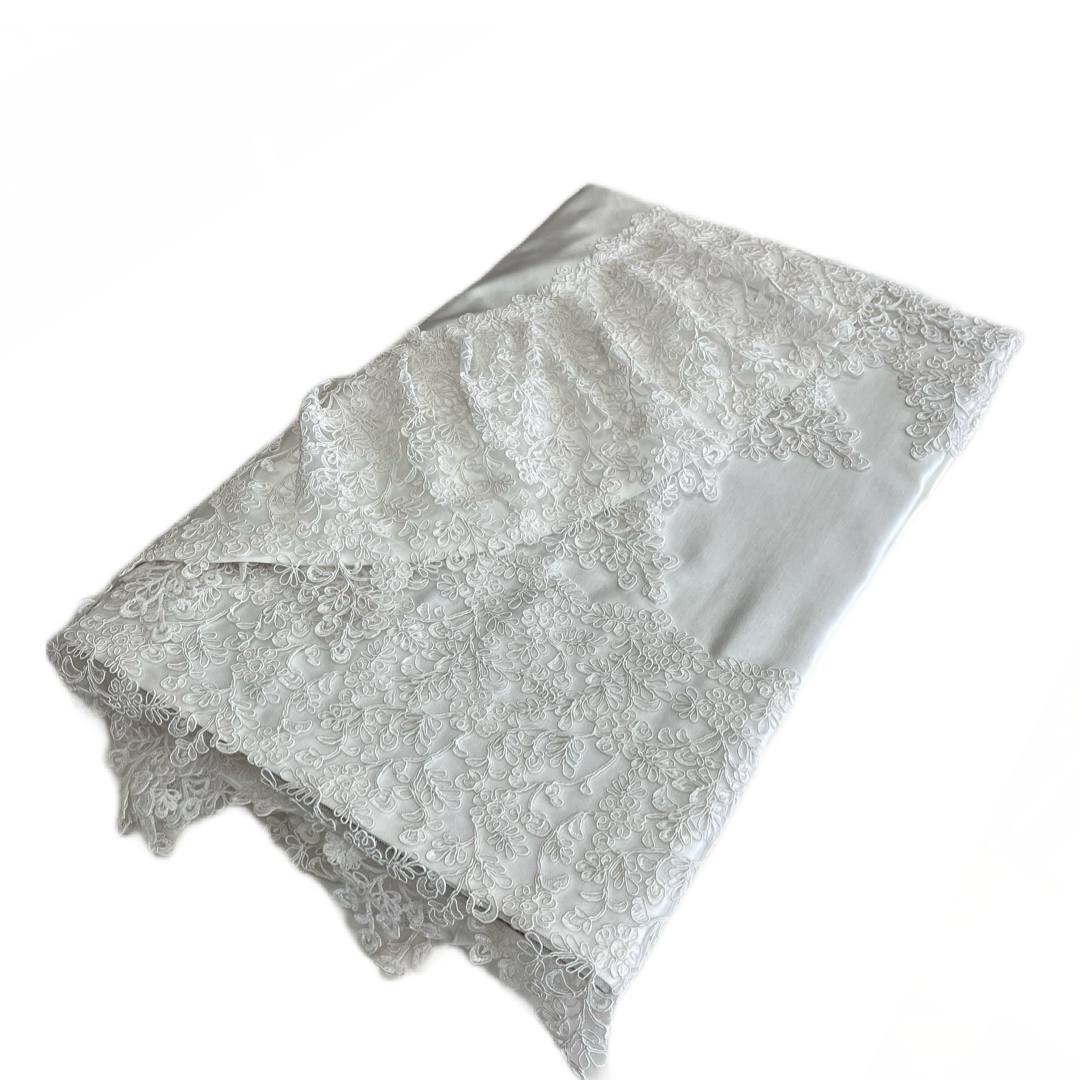 Coordinato coperta + completo lenzuola matrimoniale + tris centrini Desy ghiaccio