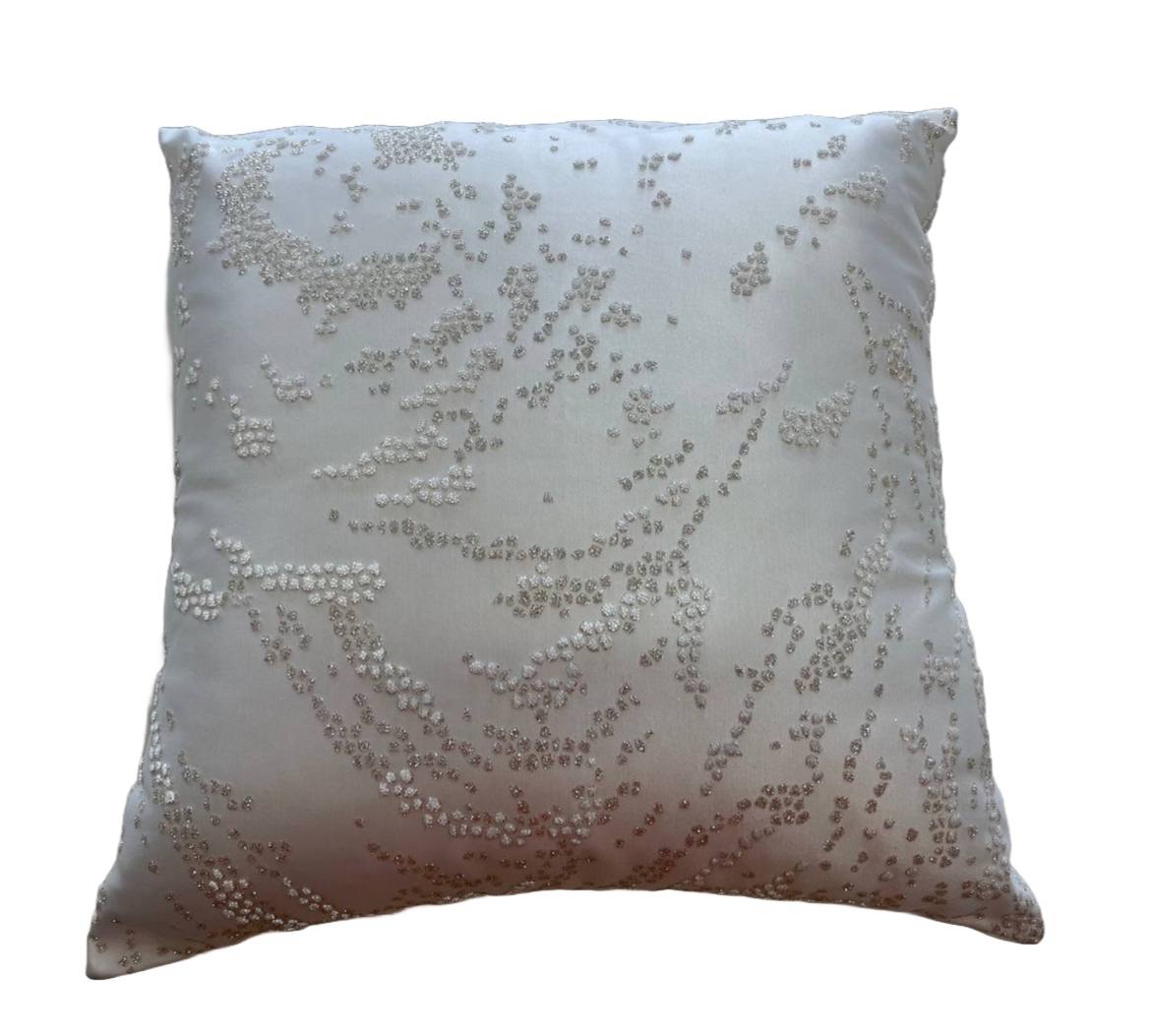 Coordinato letto Copriletto + completo lenzuola + coppia cuscini arredo + tris centrini Essenza