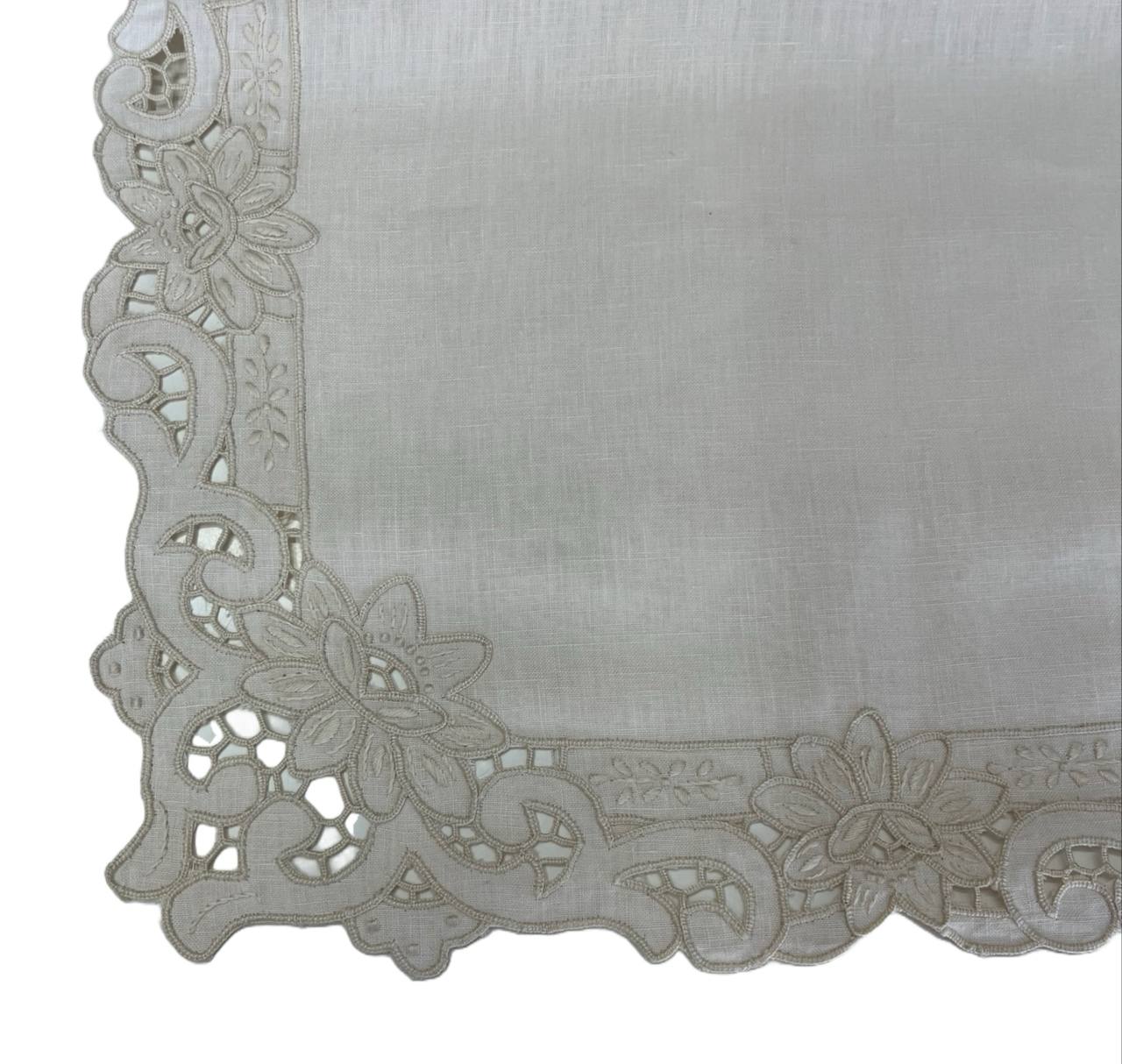 Tovaglietta da té art. NB1313TT 100% lino ecrù ricamo intaglio