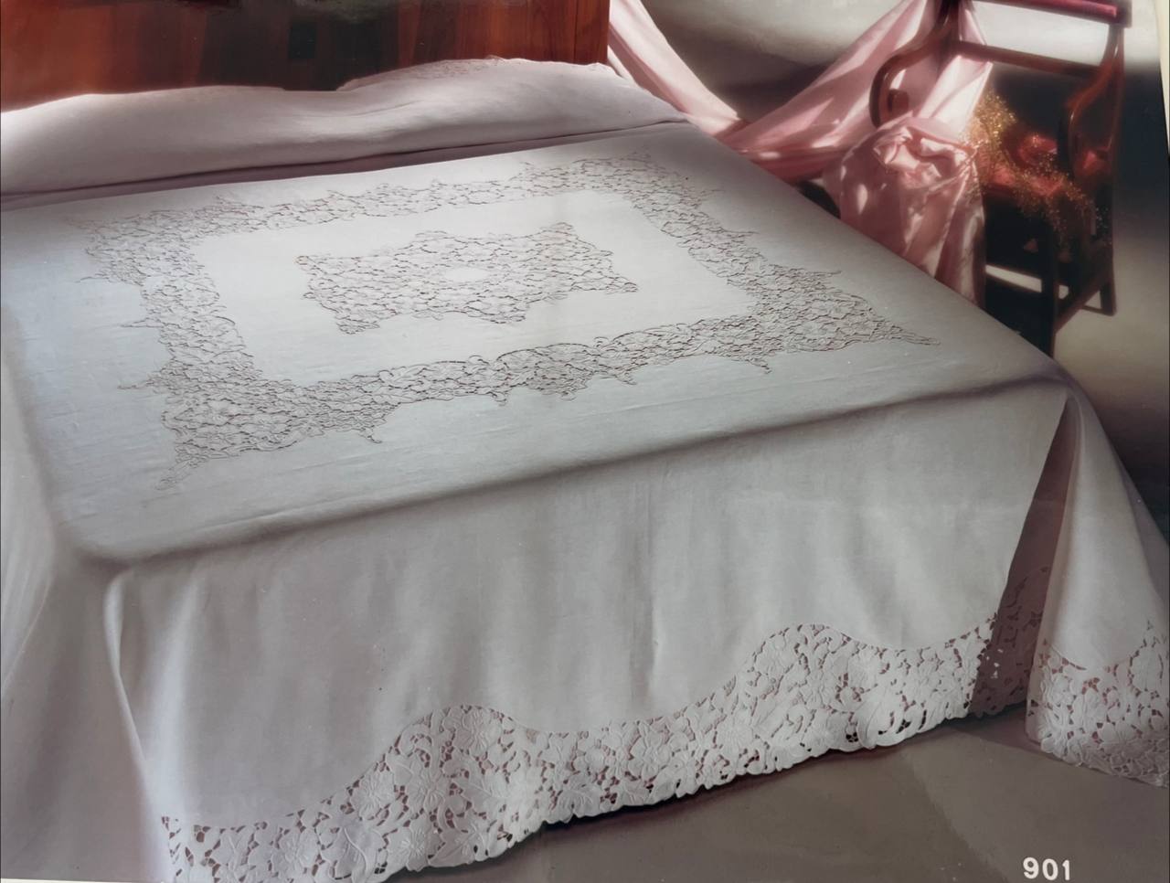 Coordinato lenzuola + copriletto matrimoniale in lino ricamo e intaglio ART: 901 bianco