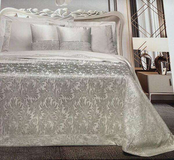Coordinato letto copriletto+ completo lenzuola +cuscino arredo+ centrini  alessia ghiaccio