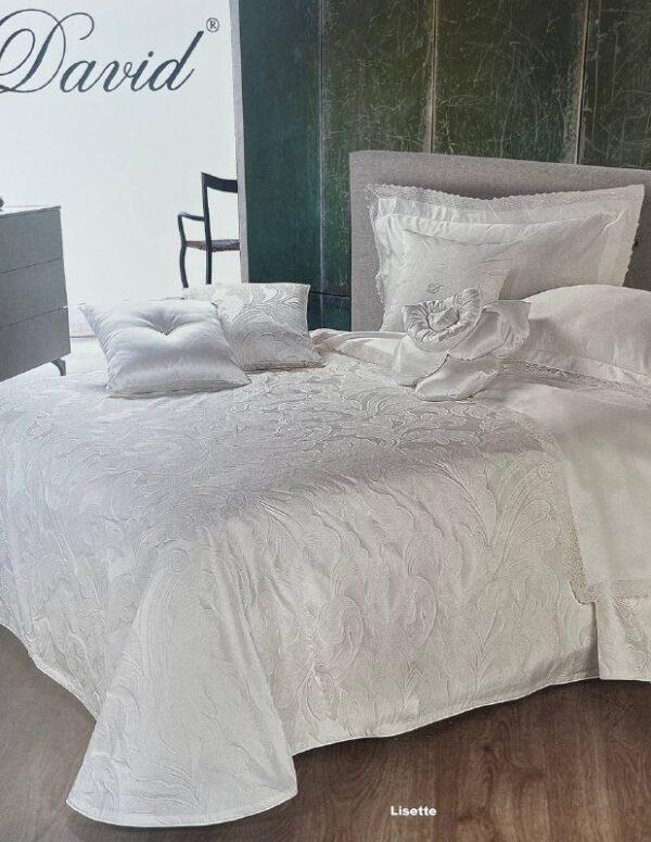 Coordinato letto matrimoniale copriletto + completo lenzuola + coppia cuscini arredo + tris centrini Lisette Latte