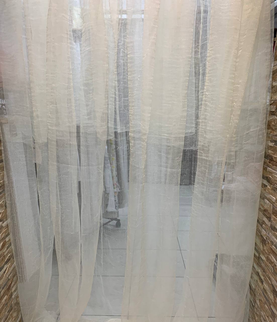 Taglio tenda per interno 400x300cm con piombo organza stropicciata champagne