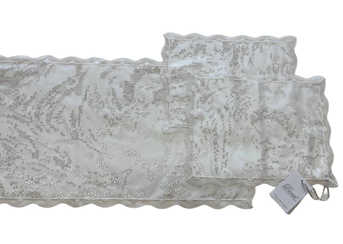Coordinato letto Copriletto + completo lenzuola + coppia cuscini arredo + tris centrini Essenza