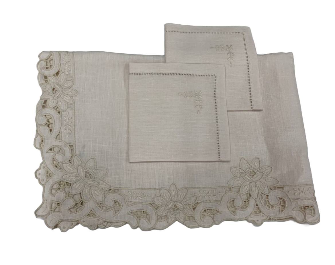 Tovaglietta da té art. NB1313TT 100% lino ecrù ricamo intaglio