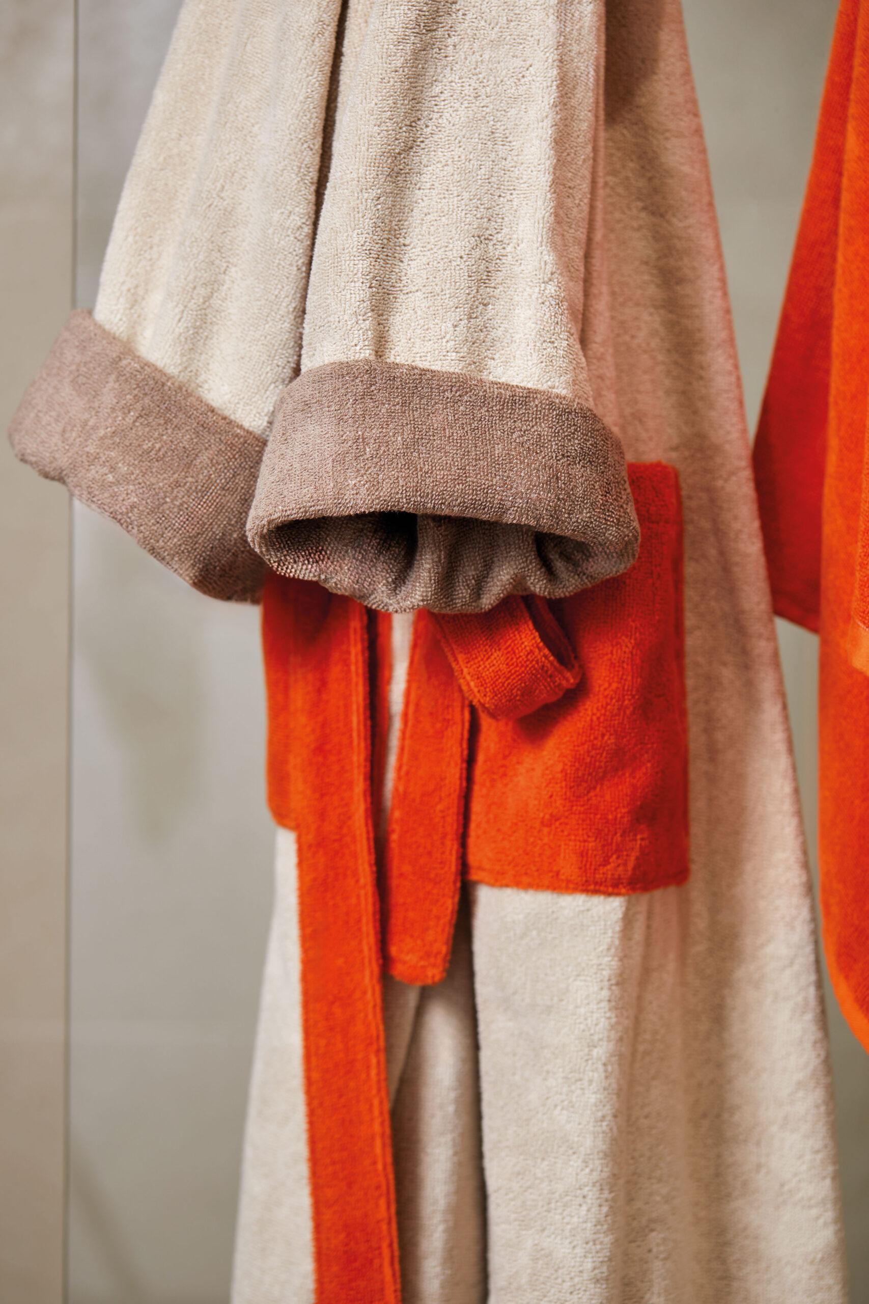 accappatoio Pop in spugna perla/ rosso